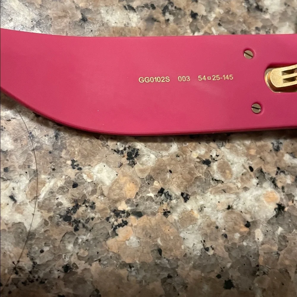 Gucci Pink tortoise Square Sunglasses - Picture 3 of 9